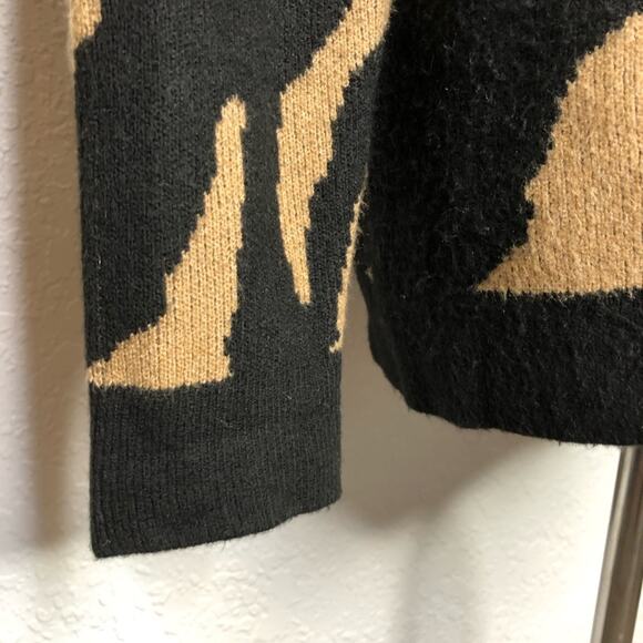 Soft Surroundings black tan zebra stripe cowl neck sweater size Medium - Picture 4 of 14